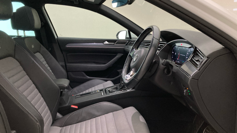 Volkswagen Passat 2.0 TDI SCR 190 R-Line 5dr DSG [Pan Rf] [7 Speed] Diesel Estate